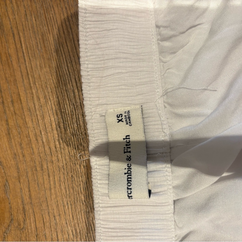 Abercrombie & Fitch Classic White pants